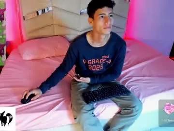 Maximo_romano from Chaturbate