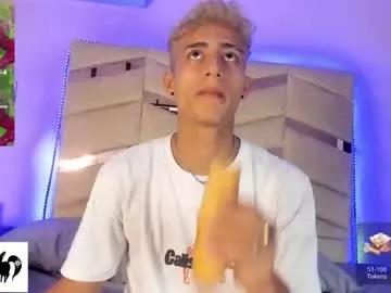 Maximo_romano from Chaturbate