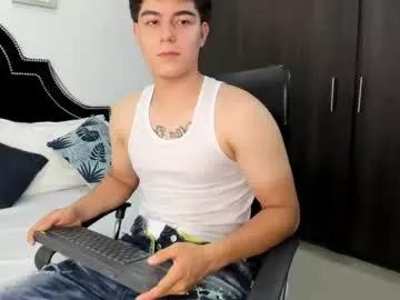 Maxxicruz from Chaturbate