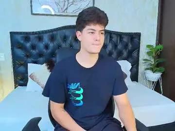 Maxxicruz from Chaturbate