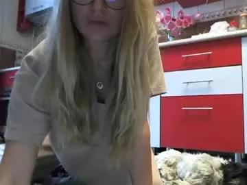 melly_rosey from Chaturbate