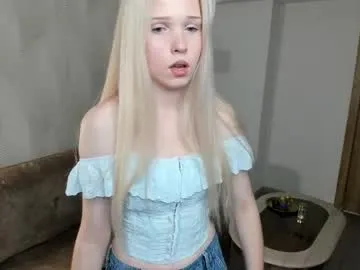 mikaelataron from Chaturbate