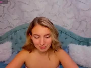 Milinafox from Chaturbate