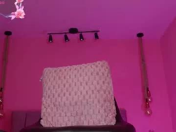 misschloe_laurent from Chaturbate