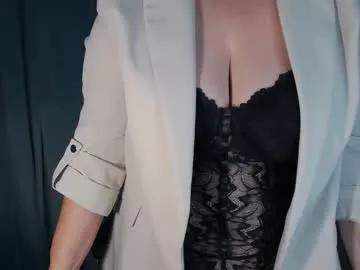 mojjo_erika from Chaturbate