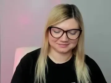 Molly_moree from Chaturbate