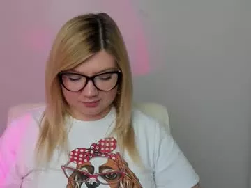 Molly_moree from Chaturbate