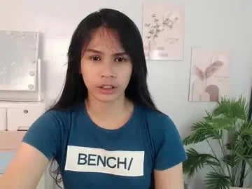 momi_khem019 on Chaturbate 