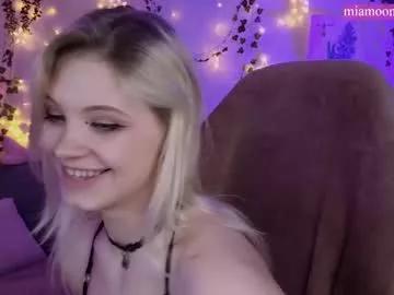Moonlight_mia from Chaturbate