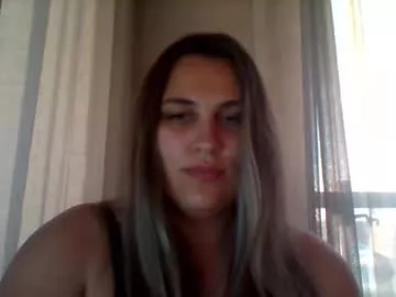 moonlitrose_ on Chaturbate 