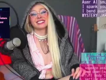nadanadiaa from Chaturbate