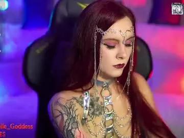 nelle_ from Chaturbate