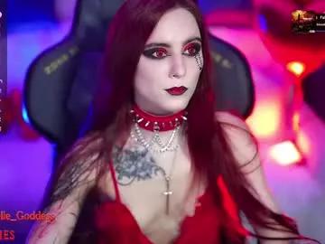 nelle_ from Chaturbate