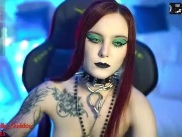 nelle_ from Chaturbate