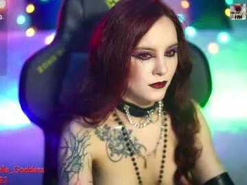 nelle_ from Chaturbate