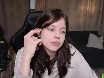 nellysunrise_1 from Chaturbate