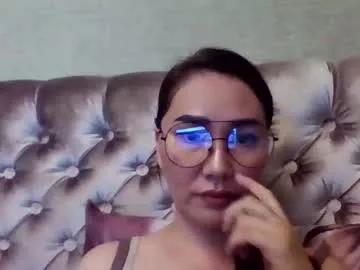 nessyq from Chaturbate