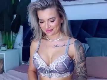 Nightshadeiris from Chaturbate