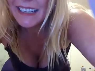 Nikki32313 from Chaturbate