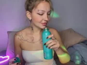 nikki_whatever from Chaturbate