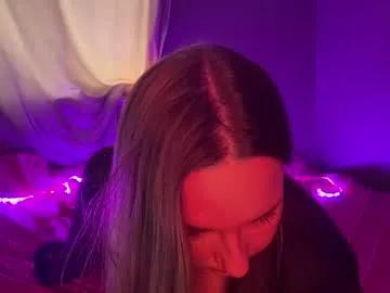 Ninaglow_ from Chaturbate