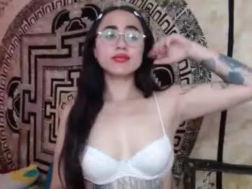 Ninakravtz from Chaturbate