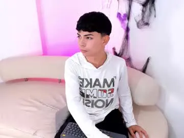 Peter_chase from Chaturbate