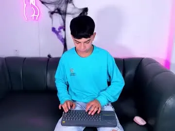 Peter_chase from Chaturbate