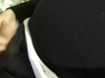 Pleezsukit from Chaturbate