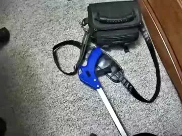 Pleezsukit from Chaturbate