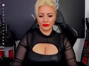 queencatsnow from Chaturbate
