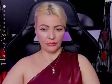 queencatsnow from Chaturbate