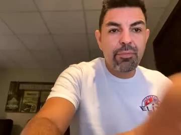 Roblatino12 from Chaturbate