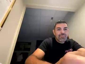 Roblatino12 from Chaturbate