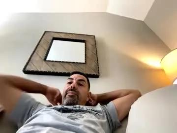 Roblatino12 from Chaturbate