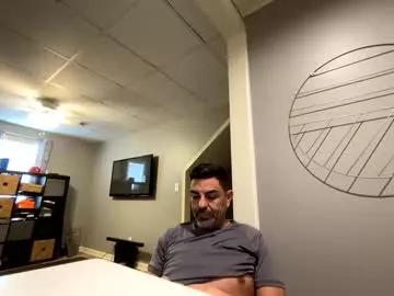 Roblatino12 from Chaturbate