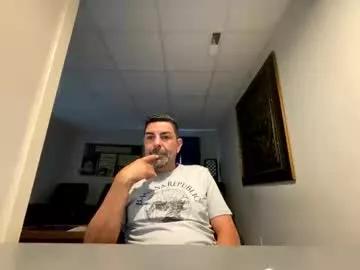 Roblatino12 from Chaturbate