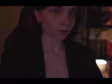 running_with_the_wolves from Chaturbate