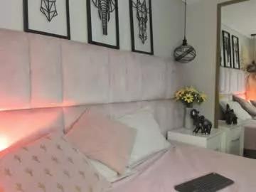 sara__colllins_ from Chaturbate