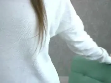 sara_whooops from Chaturbate