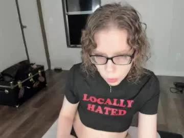 saradesirexo from Chaturbate
