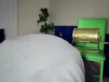 Sashastrokes from Chaturbate