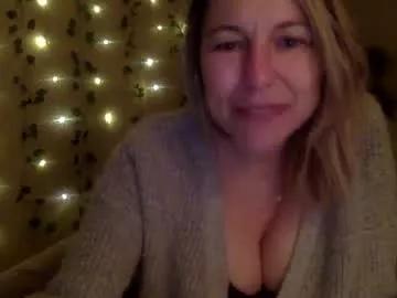 sassyella from Chaturbate