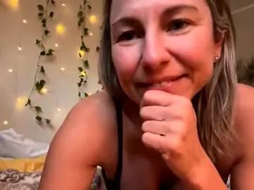 sassyella from Chaturbate