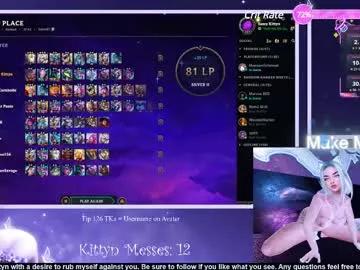 Try our streaming cams variety and talk on a personal level with our adorable girls streamers, showing off their bountiful shapes and dildos.