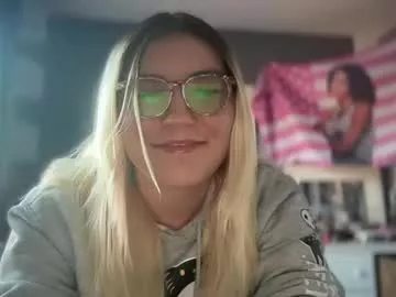 Selenebaby from Chaturbate