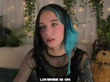 she_well from Chaturbate is Freechat