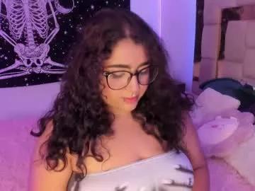 sheeylaroee from Chaturbate