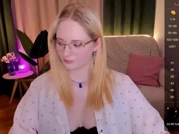 sheslinki from Chaturbate