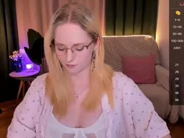sheslinki from Chaturbate